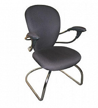 Кресло для посетителя СТАЙЛ 661 VB ткань чёрная полозья хром