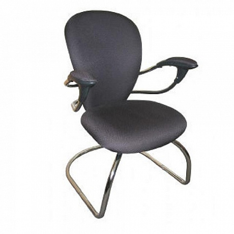 Кресло для посетителя СТАЙЛ 661 VB ткань чёрная полозья хром